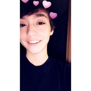 Meet your Posher, Kendra